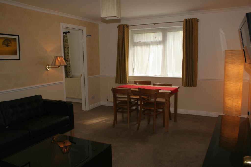 Byways Serviced Apartments Salisbury Oda fotoğraf